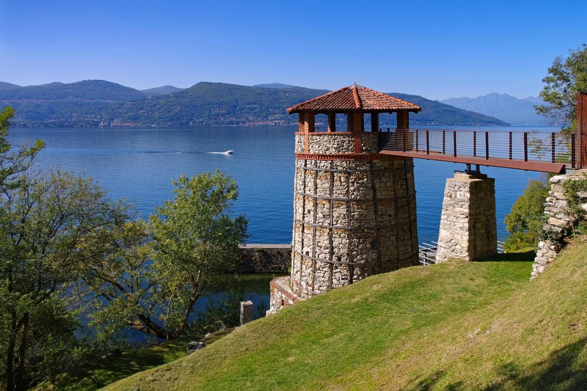 La Luna Nel Lago Lake View Garden - Happy Rentals Ispra Extérieur photo